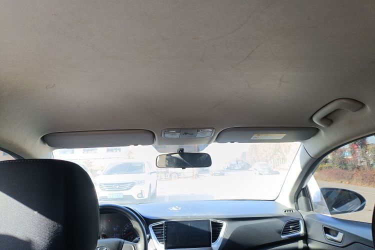 现代 悦纳 2016款 1.4L 手动炫酷版GLS局部细节22