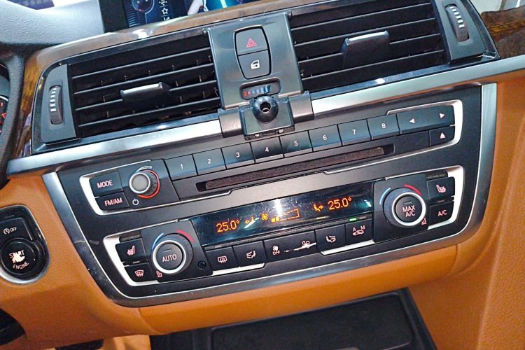 宝马3系 2015款 320Li 超悦版豪华设计套装局部细节16