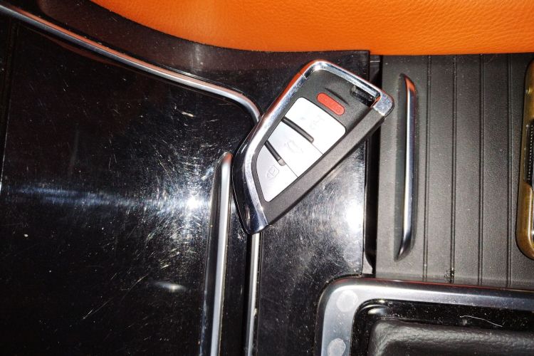 荣威RX8 2019款 30T 两驱超群旗舰版中控内饰11