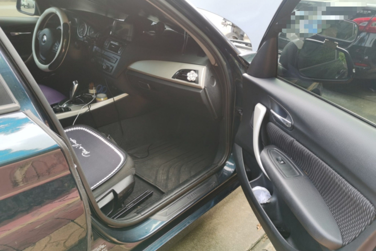 宝马1系(进口) 2013款 改款 116i 领先型局部细节9005