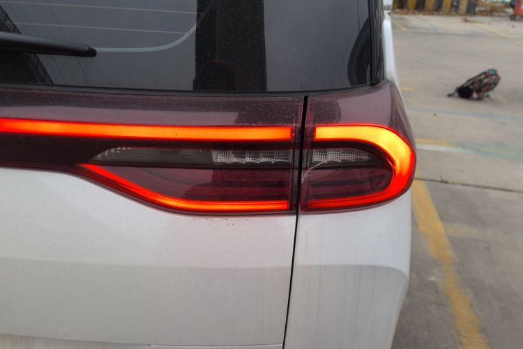 广汽传祺 传祺M6 2019款 270T 自动尊享版（七座）国V车身外观6006