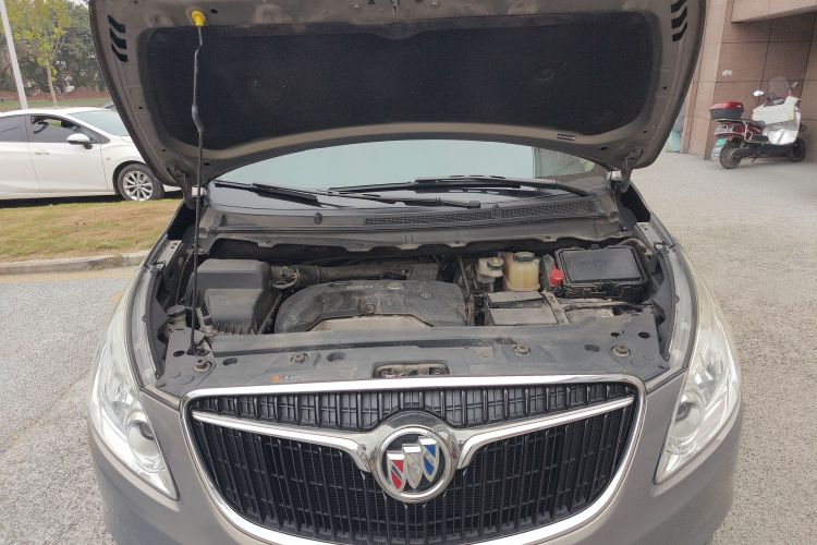 别克GL8 2017款 25S 豪华型 国V机舱底盘24