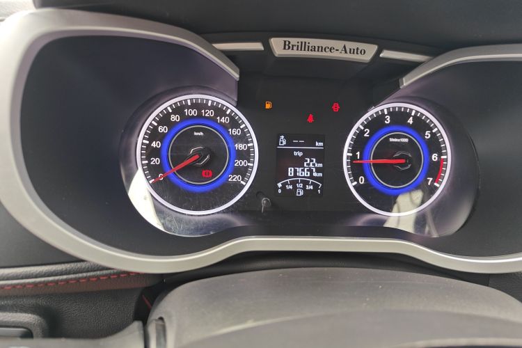 中华V3 2016款 1.5L 手动舒适型局部细节14