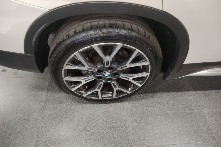 宝马X1 2020款 xDrive25Li 尊享型车身外观6006