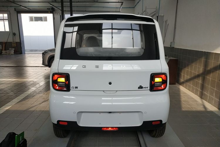 吉利银河 熊猫 2025款 210km 元气熊车身外观6