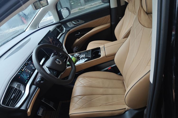 腾势D9 2024款 DM-i 980 四驱尊荣型局部细节19