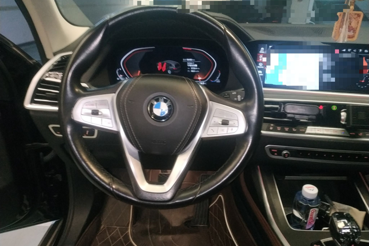 宝马X7 2021款 xDrive40i 领先型豪华套装中控内饰13