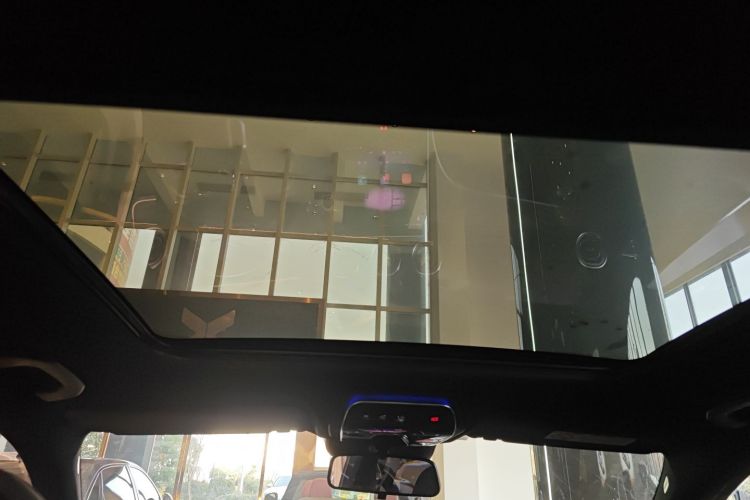 奔驰C级 2025款 C 260 L 运动版中控内饰22