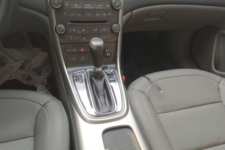 雪佛兰 迈锐宝 2014款 2.0L 自动豪华版中控内饰18