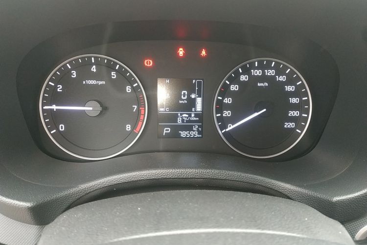 北京现代ix25 2015款 1.6L 自动两驱智能型GLS中控内饰14