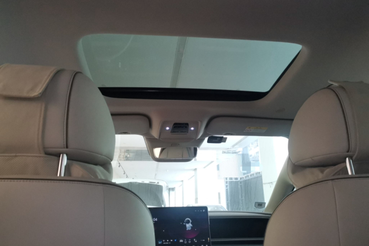 腾势D9 2022款 DM-i 1040 尊贵型中控内饰22