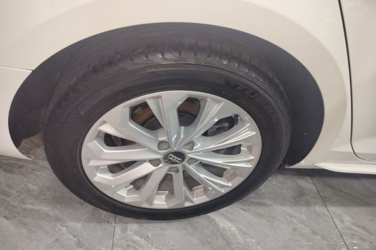 奥迪A4L 2017款 Plus 40 TFSI 进取型车身外观6008