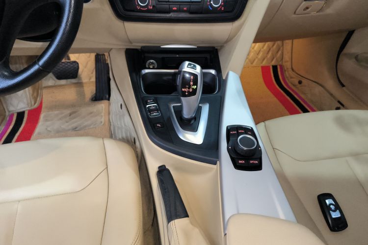 宝马3系 2015款 316Li 时尚型局部细节18