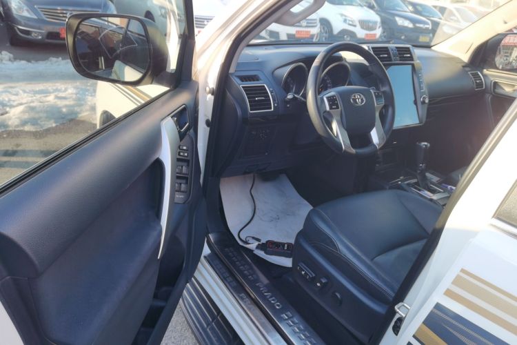 丰田 普拉多 2016款 2.7L 自动标准版中控内饰20