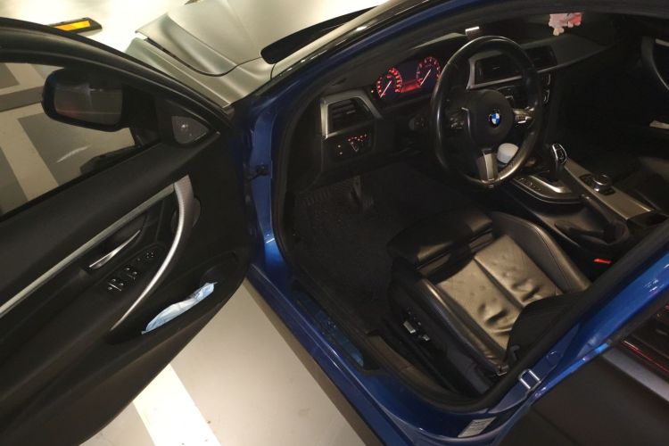 宝马3系 2018款 320i M运动曜夜版中控内饰7003