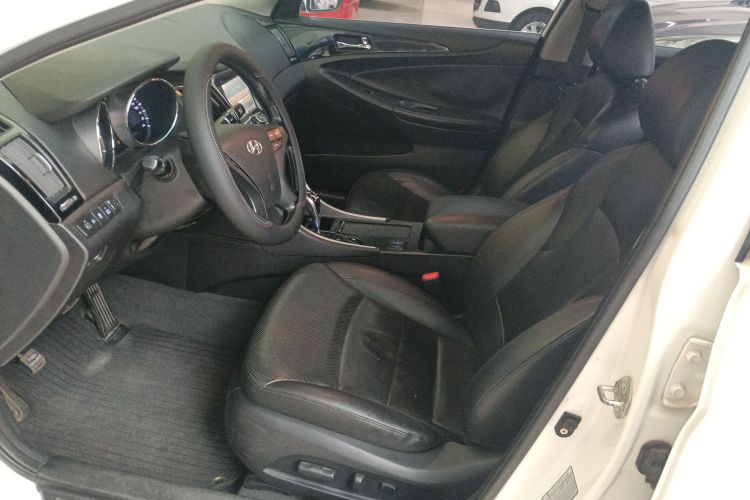 现代 索纳塔 2014款 2.0L 自动豪华版中控内饰19