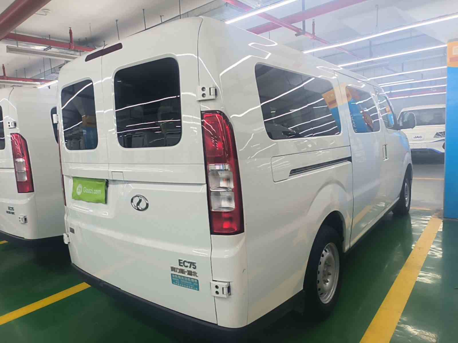 瑞驰汽车 瑞驰新能源EC75 2025款 客运 智行超充版 先锋型Ⅰ 52.16kWh(5)