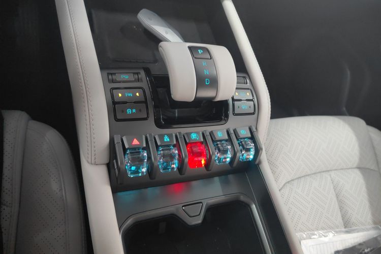 方程豹 钛3 2025款 501KM 四驱智驾Ultra版中控内饰18