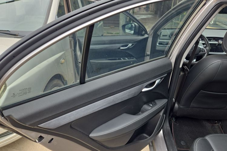 吉利汽车 帝豪 2021款 UP 1.5L CVT豪华型中控内饰49