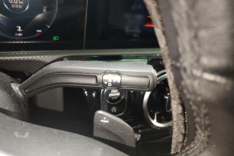 奔驰A级 2020款 改款 A 180 L 运动轿车特殊配置局部细节18