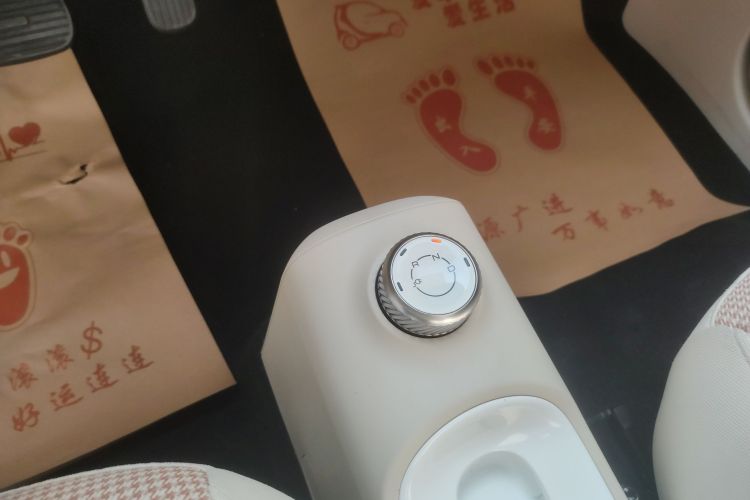 五菱汽车 宏光MINIEV 2024款 第三代 215km 青春版中控内饰18