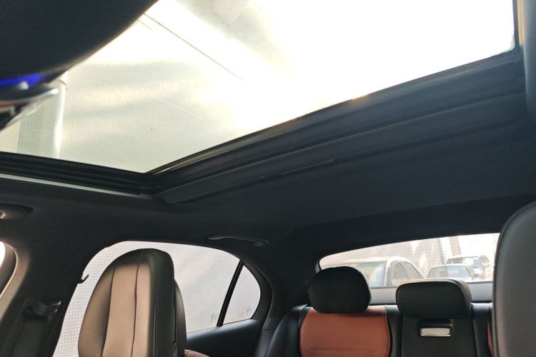 奔驰C级 2022款 改款 C 200 L 运动版局部细节22