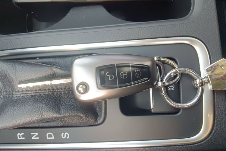 福特 翼虎 2017款 EcoBoost 180 两驱虎跃型中控内饰11