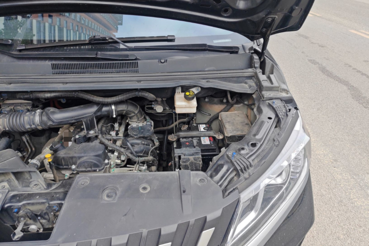 BAW北汽制造 锐胜王牌M7 2023款 1.6L 标轴创富型 7座局部细节9007