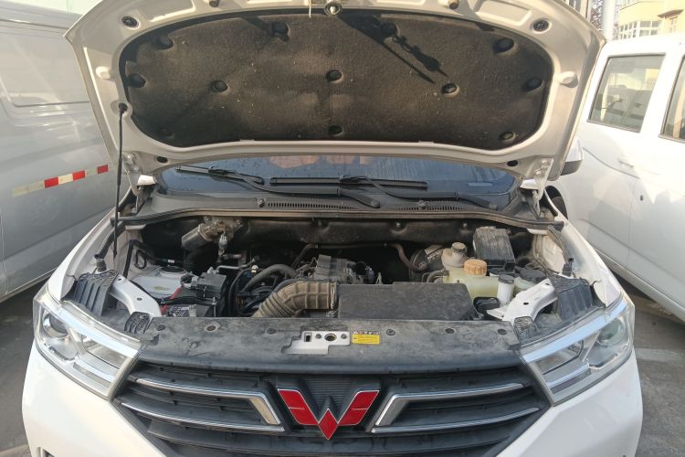 五菱汽车 五菱宏光 2021款 1.5L改款 S舒适型 液压助力LAR机舱底盘24