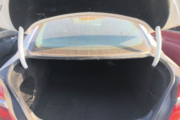 别克 君威 2015款 1.6T 时尚技术型机舱底盘23