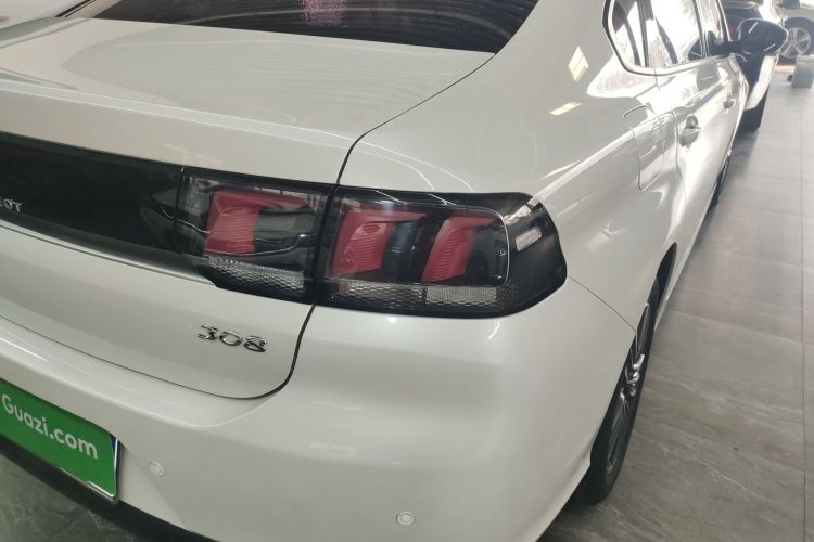 标致308 2018款 1.6L 手动时尚版车身外观9