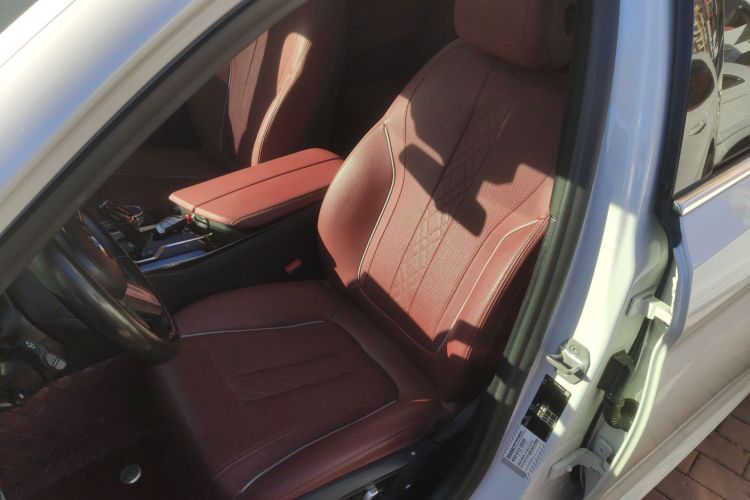 宝马5系 2021款 改款 525Li M运动套装中控内饰19