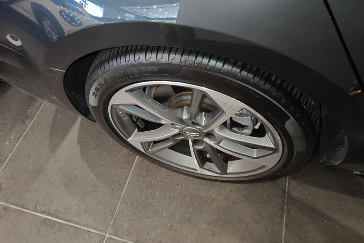 奥迪A4(进口) 2020款 Avant 先锋派 40 TFSI 时尚动感型车身外观6008