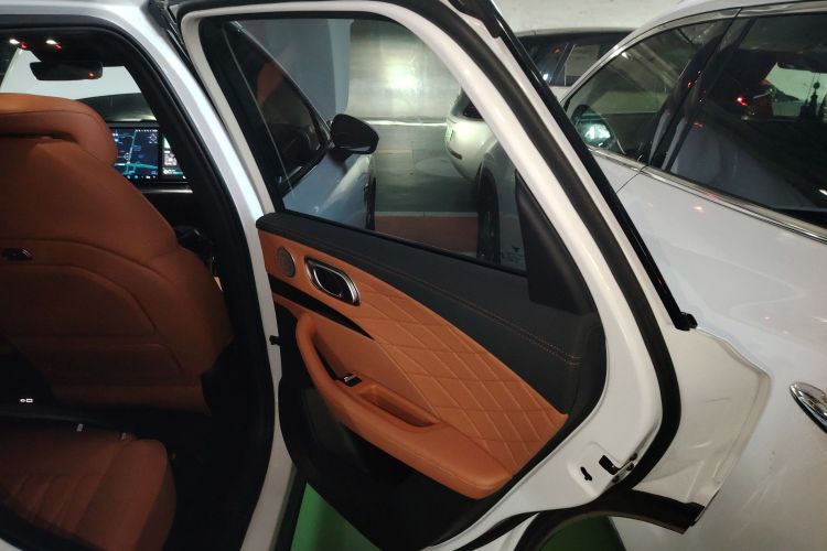 哪吒汽车 哪吒L 2024款 增程 220 闪充版中控内饰7006