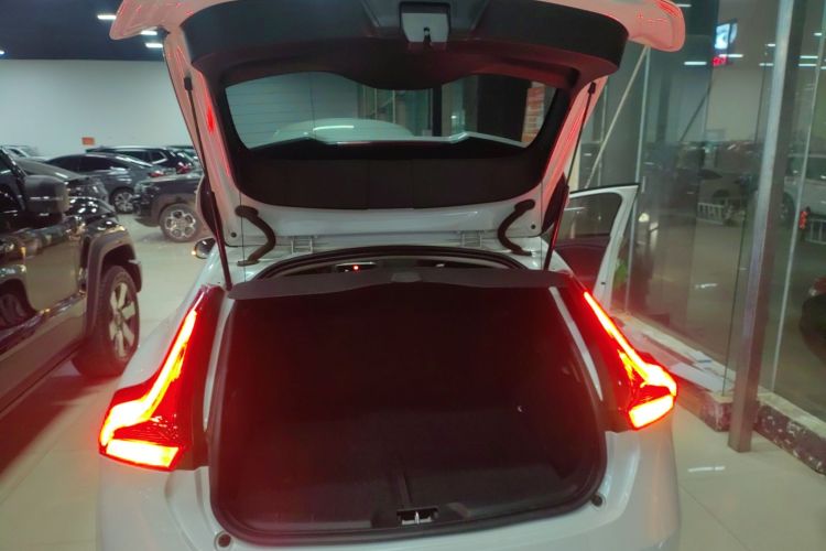 沃尔沃V40 2016款 T3 智逸版机舱底盘23