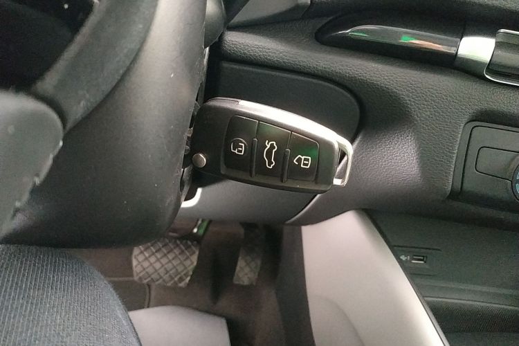 奥迪A3 2017款 Sportback 35 TFSI 时尚型中控内饰11