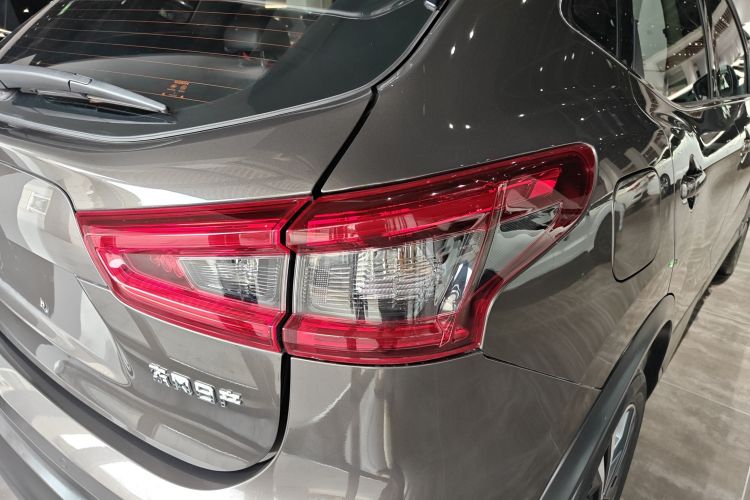 日产 逍客 2021款 2.0L CVT豪华领航版车身外观6006