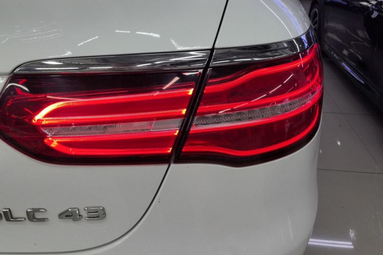 奔驰GLC轿跑 AMG 2017款 AMG GLC 43 4MATIC 轿跑SUV车身外观6001