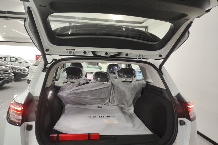 鸿蒙智行 尚界H5 2025款 增程 Pro局部细节23