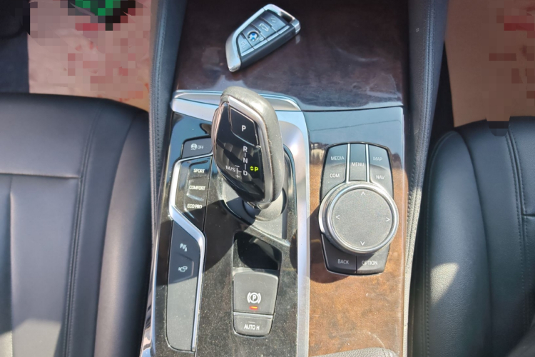 宝马5系 2018款 525Li 豪华套装中控内饰18