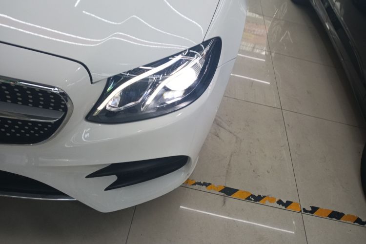 奔驰E级(进口) 2020款 E 260 轿跑车车身外观36