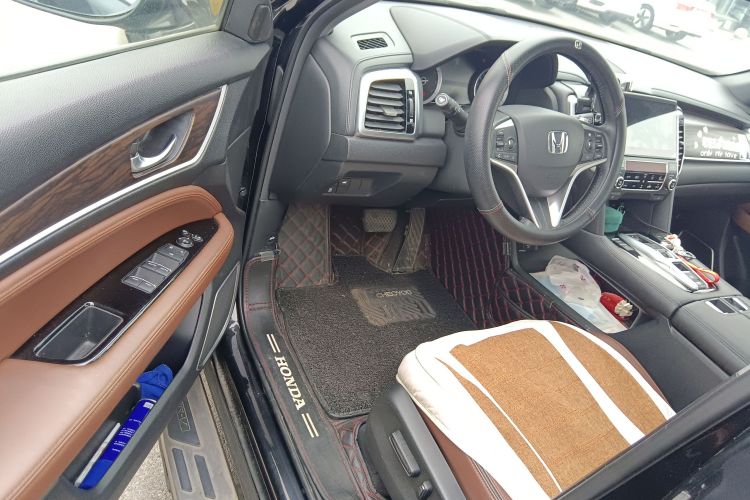 本田UR-V 2017款 370TURBO 两驱尊贵版 国V中控内饰7003