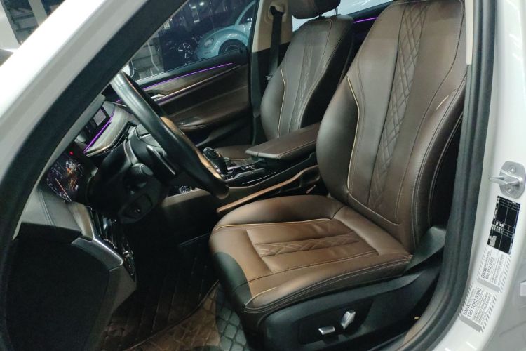 宝马5系 2019款 530Li 领先型 豪华套装局部细节19