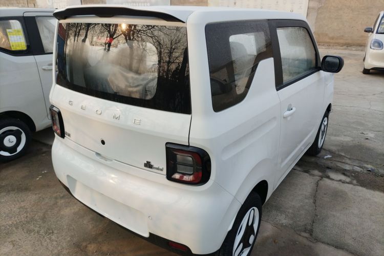 吉利银河 熊猫 2025款 210km 元气熊车身外观7