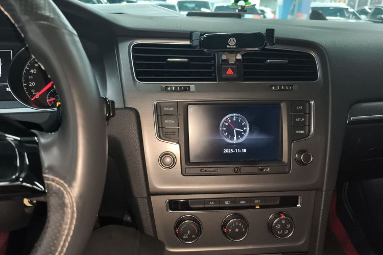 大众 高尔夫 2016款 230TSI 自动舒适型中控内饰16