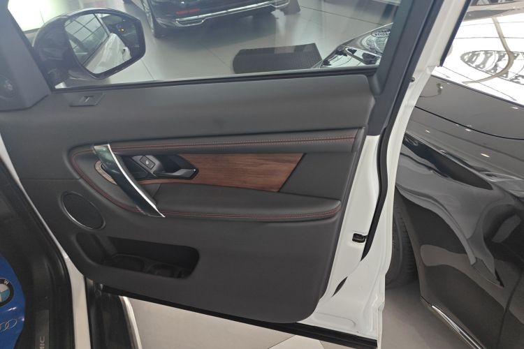 路虎 发现运动版 2020款 249PS R-Dynamic 性能科技版 7座中控内饰42