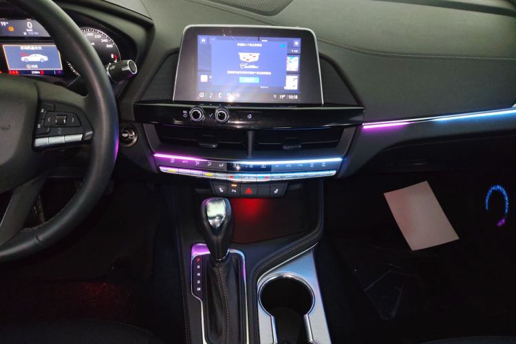凯迪拉克CT4 2023款 28T 豪华型中控内饰16