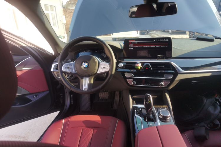 宝马5系 2022款 改款二 525Li M运动套装中控内饰13