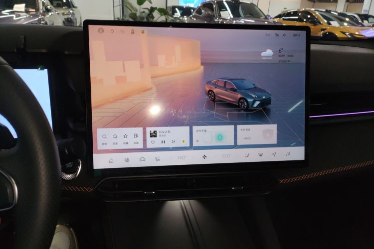 领克03 2025款 2.0TD DCT冠军版Pro中控内饰16