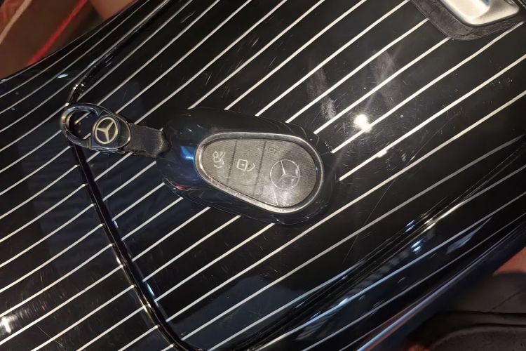 奔驰GLC 2023款 改款 GLC 300 L 4MATIC 动感型 7座中控内饰7001